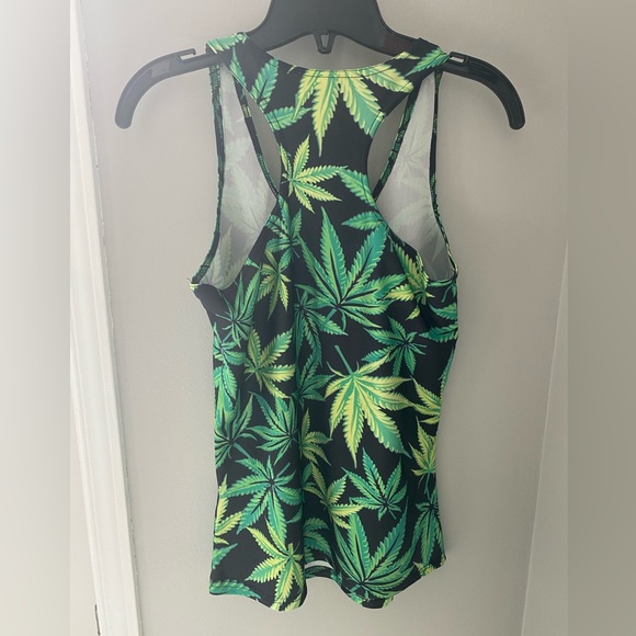 Green and black leaf print sleeveless camisole top ππ€ - Picture 3 of 6